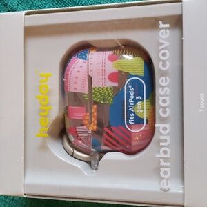 HEYDEY CASE for Gen 3 Airpods NIB Patchwork Design w/carabiner clip Multi color